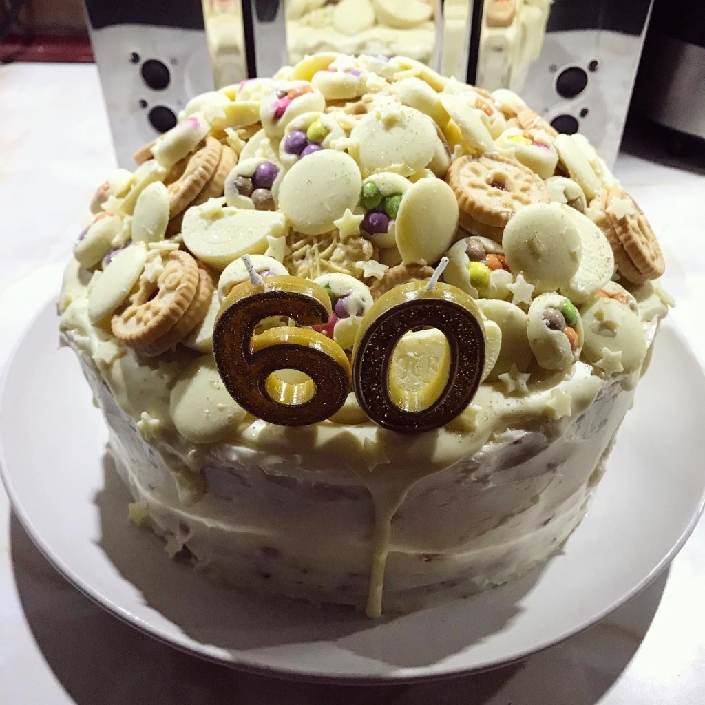 I made my dad a birthday cake for his 60th! 🎉🎂🍾
